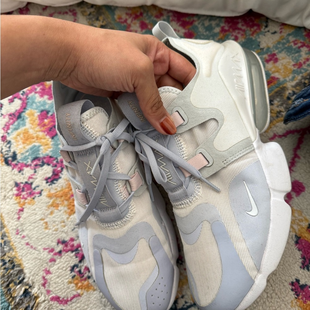 Air Max Infinity - Picture 3 of 3